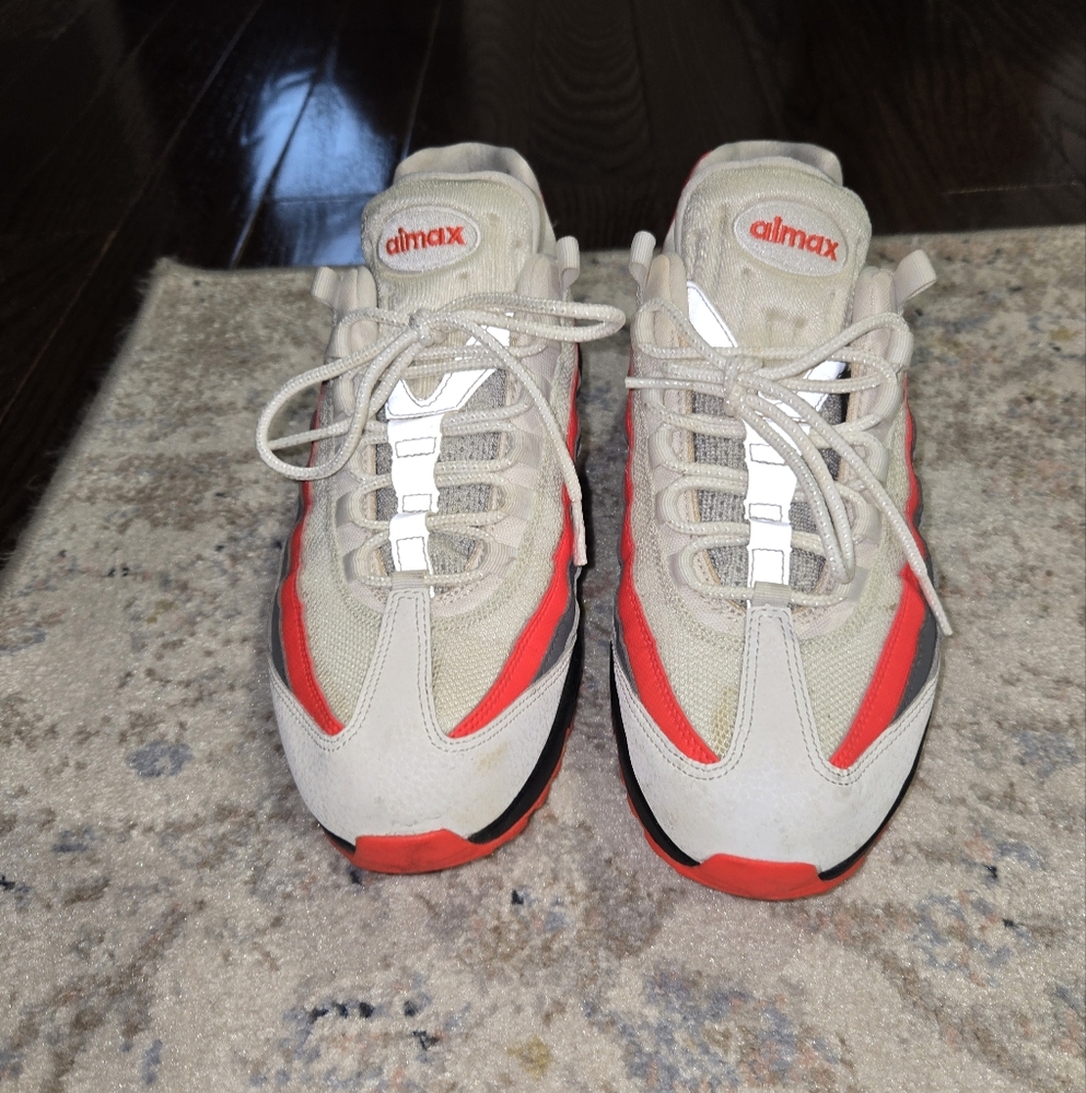 Air Max 95 Essential Comet 2018